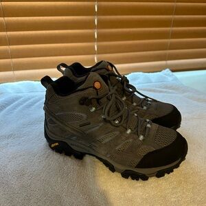 Merrell womens moab 2 mid waterproof boot- new without box